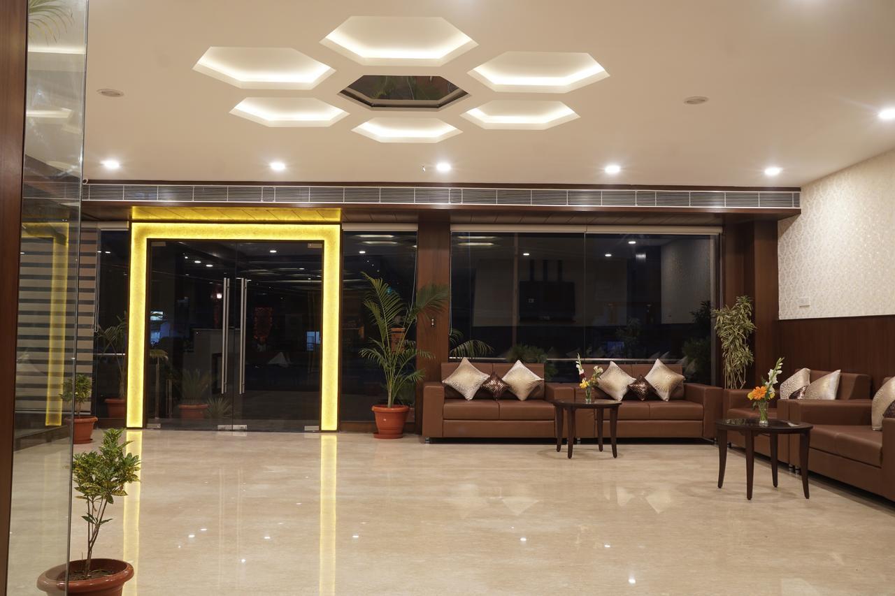 Admire Inn By Tgi Udajpur Exteriér fotografie